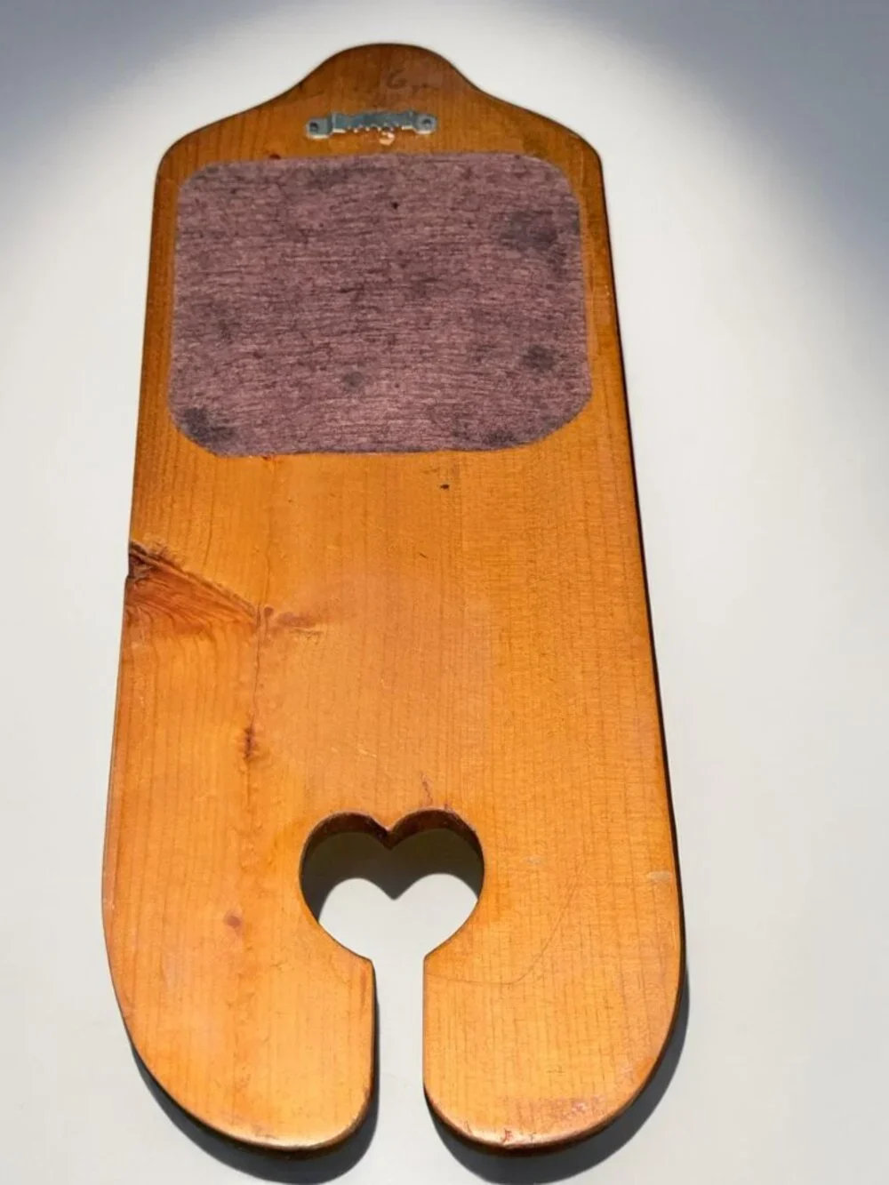 Vintage Needlepoint Cat Pattern Wooden Wall Mount Key Holder with Heart Cutout